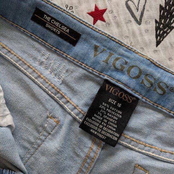 Vigoss blue jean shorts with red flower&butterfly embroidery - Picture 5 of 5